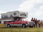 Dodge D200 Club Cab Sweptline Pickup Adventurer SE Camper Coachmen 1973 года